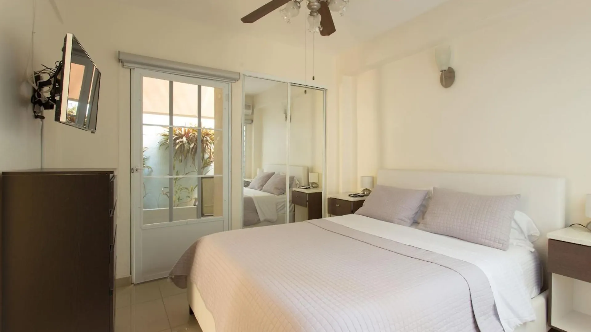 Lagoon Park Apartments San Juan