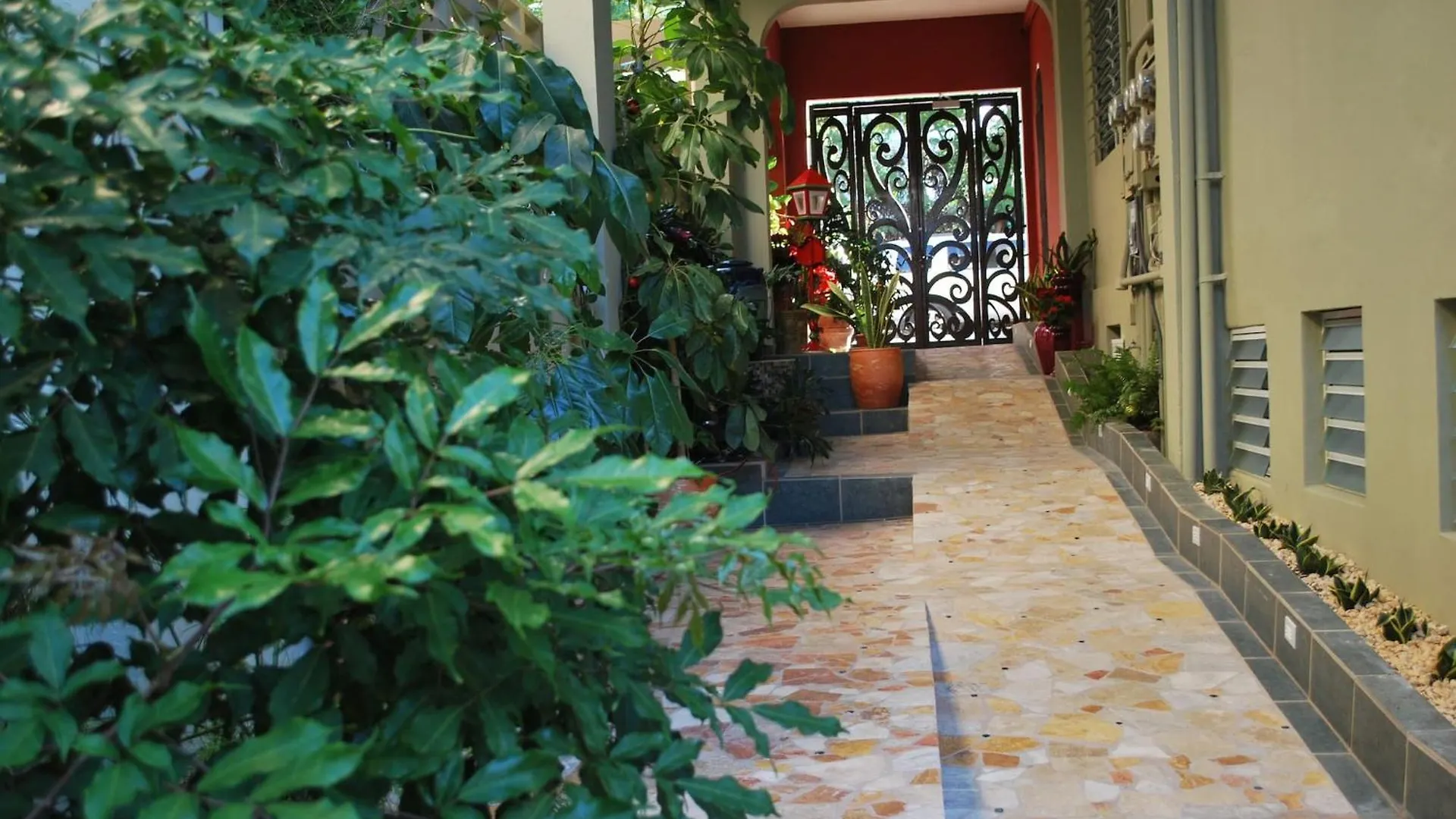 Lagoon Park Apartments San Juan